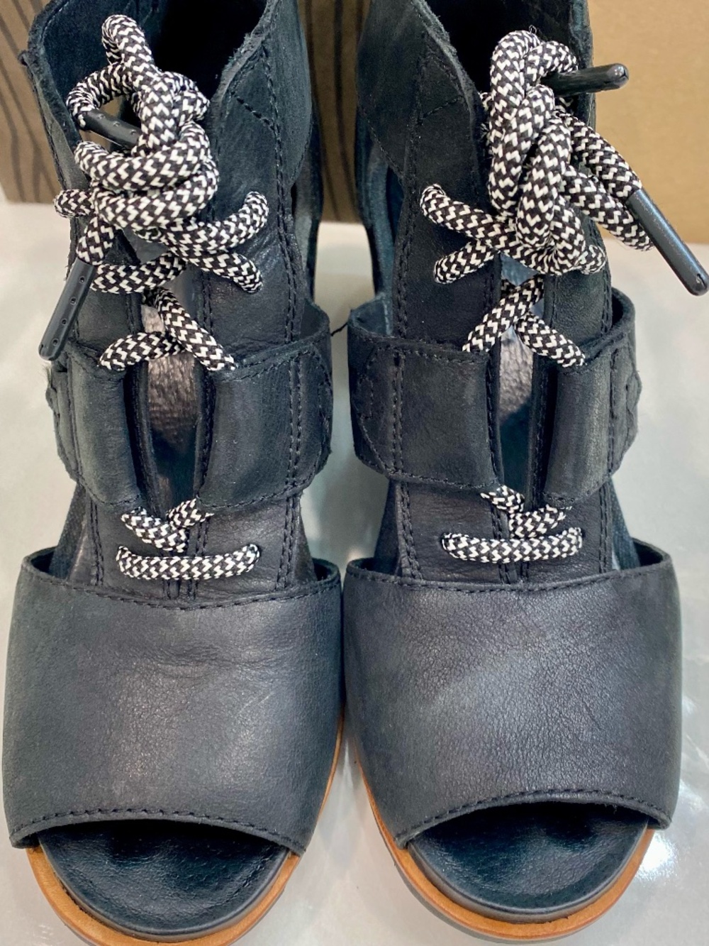 Sorel Joanie Lace Up Black, Sea Salt size 7.5 Wedge Gladiator Sandals
